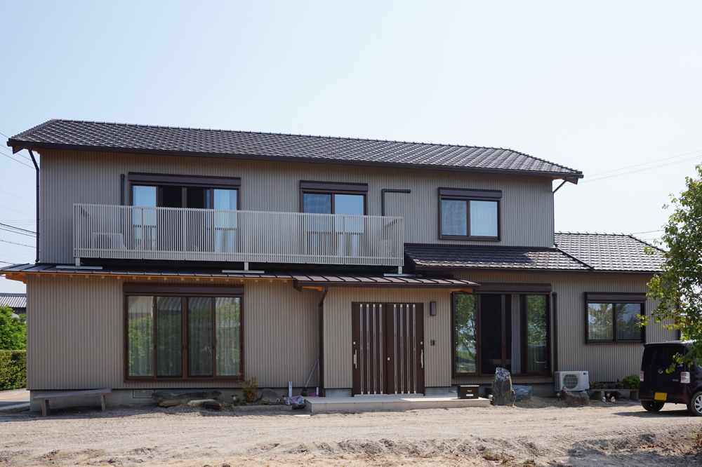 西尾市で建て替え、築70年のお家が和風三世帯住宅へ
